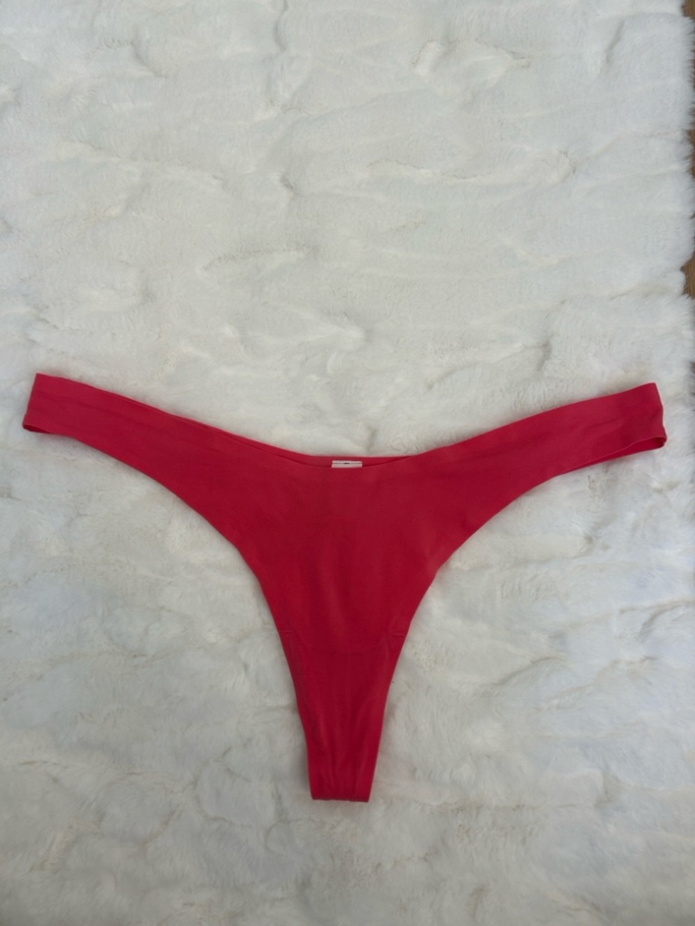 Lululemon Wundermost Ultra-Soft Nulu Dipped-Waist Thong Panty L